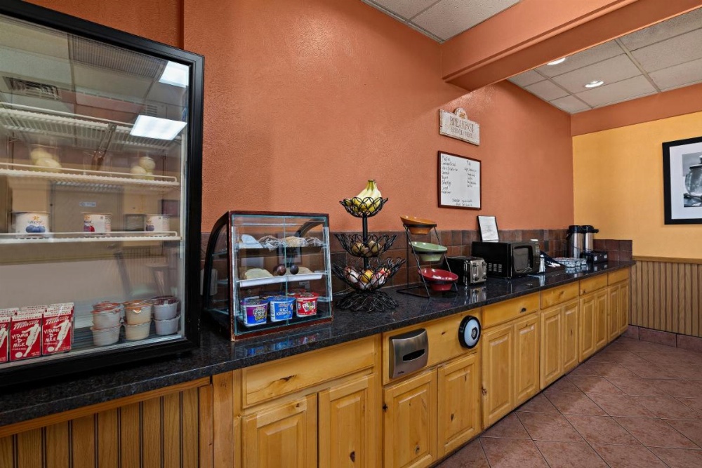 Rodeway Inn Image 7