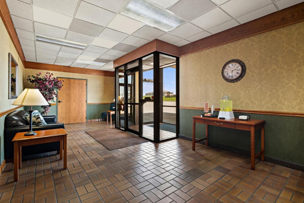 Rodeway Inn Image 11
