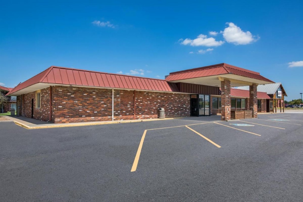 Rodeway Inn Image 16