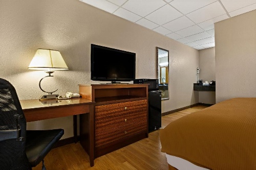 Rodeway Inn image 19